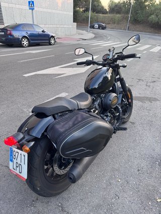 Hyosung Bobber 125 Negra