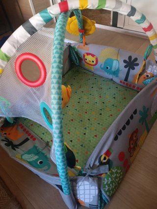 Manta de juegos infantil con animales