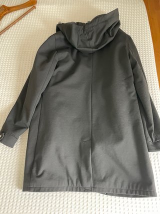 Abrigo ZARA Negro con Capucha