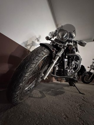 Moto Chopper Negra. En herencia