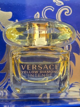 Versace Yellow Diamond Intense Lote