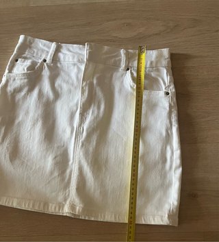 Falda vaquera blanca Bershka T38