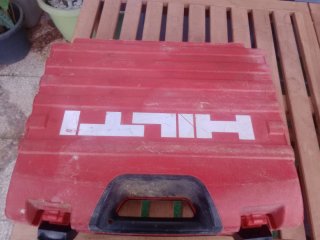 Pistola Hilti MD 2000 para tacos químicos