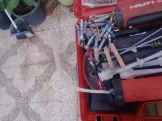 Pistola Hilti MD 2000 para tacos químicos