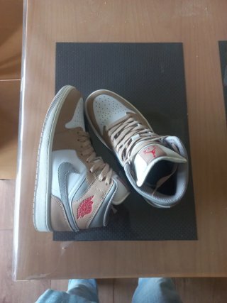 Nike Air Jordan 1 Mid Beige/Blanco