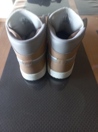 Nike Air Jordan 1 Mid Beige/Blanco