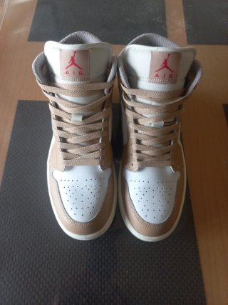 Nike Air Jordan 1 Mid Beige/Blanco
