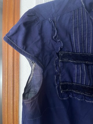 Blusa azul manga corta con detalles