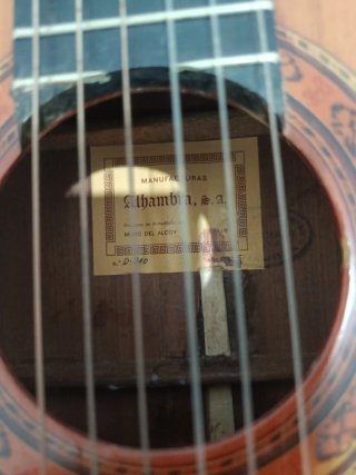 Guitarra Alhambra Antigua Madera Maciza