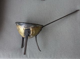 Cazo o Brasero antiguo de latón con soporte