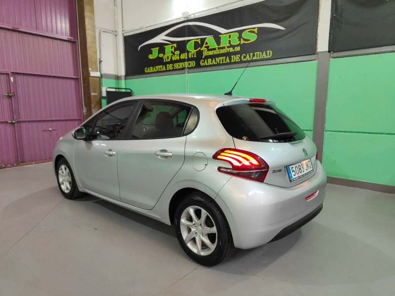 Peugeot 208 2016 - foto 1