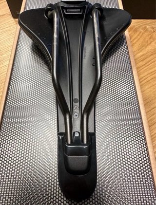 Sillín Fizik Antares versus Evo adaptive