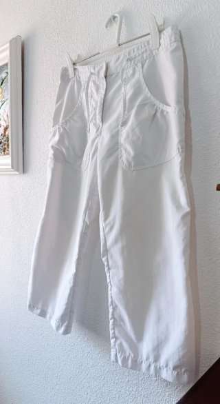 Pantalón blanco pirata COMO NUEVO TALLA 40