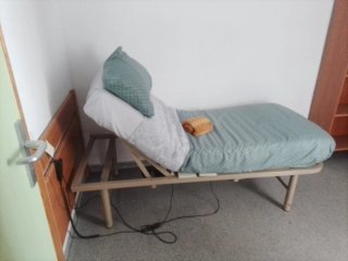 Cama articulada + cama normal incluyó colchones