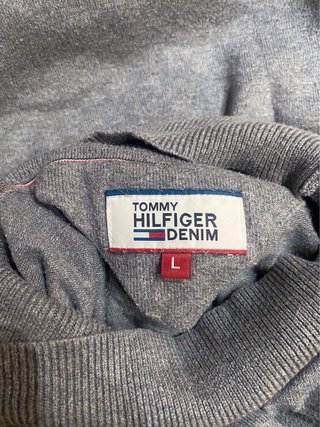 Jersey cuello alto Tommy Hilfiger gris