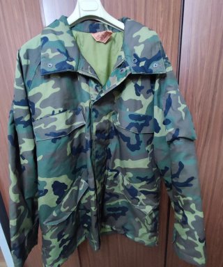 Chaquetón militar camuflaje verde