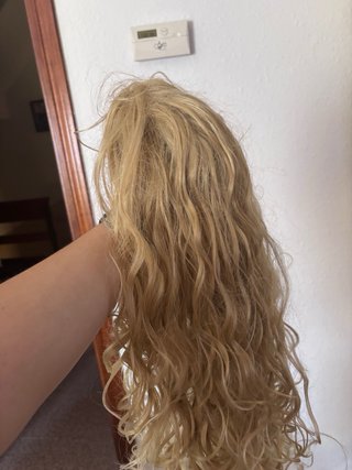 Peluca negra y rubia