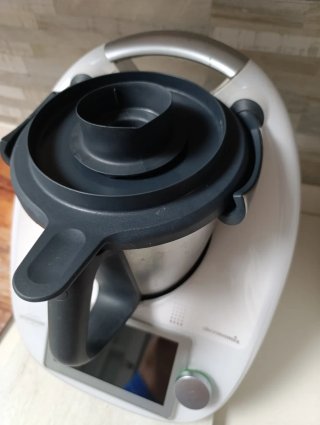Thermomix TM6 con todos los accesorios