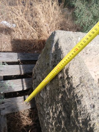 Pila de piedra antigua