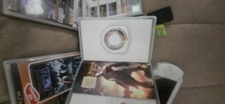 PSP 1000 Bianca + 6 Giochi + Scheda Memoria