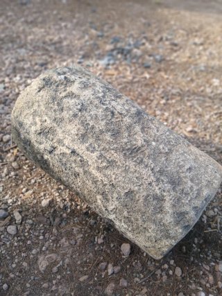 Rulo de piedra decorativo
