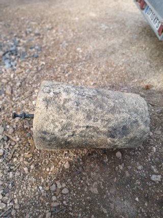 Rulo de piedra decorativo