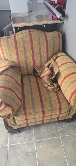 Tresillo antiguo tela y madera