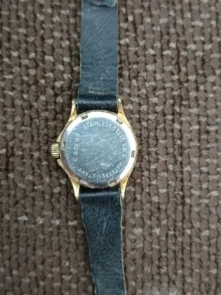 Reloj Yema Paris Dorado y Negro