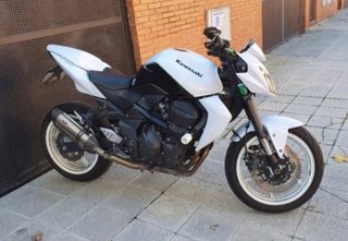 Kawasaki Z750 Naked Blanca y Negra