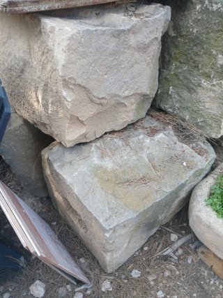 Esquineros de piedra para jardín hay 14 esquineros