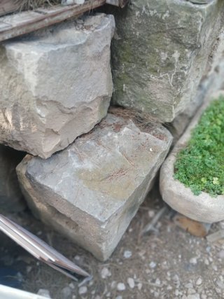 Esquineros de piedra para jardín hay 14 esquineros