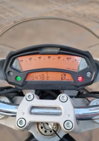 Ducati Monster 696