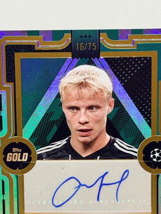 Oscar Hojlund /75 Autografiada Topps Gold