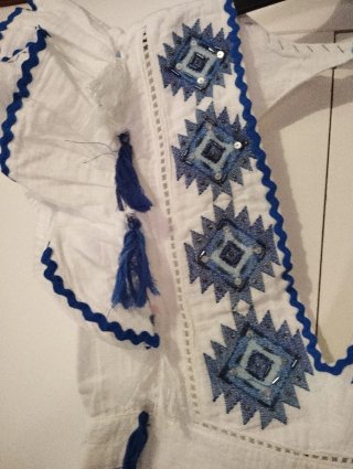 Vestido Sfera blanco bordado en azul