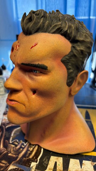 Busto T-800 Arnold Resina Pintado a Mano