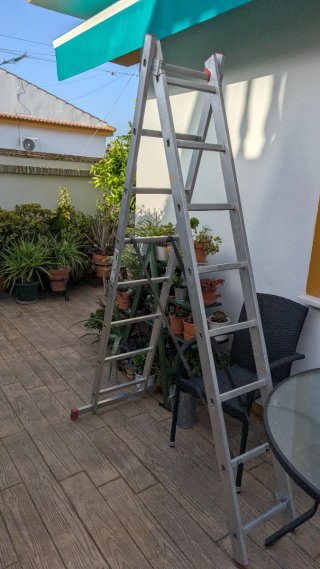 Escalera alta de aluminio