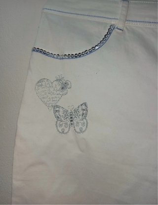 Pantalones blancos Desigual bordados verano