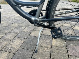 Bicicleta urbana de paseo negra de marca Kalkahoff