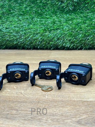 Candado de acero laminado con llave Master Lock