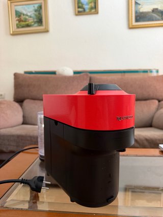 Cafetera Nespresso Vertuo Roja