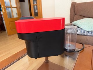 Cafetera Nespresso Vertuo Roja