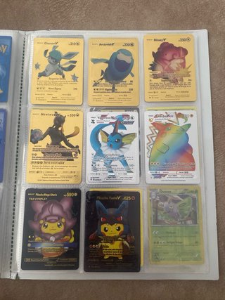 Álbum de cartas Pokémon, unas 210 cartas