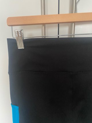 Mallas cortas deportivas negras y azules