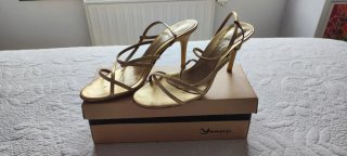 Sandalias Mary Paz Talla 37 Doradas