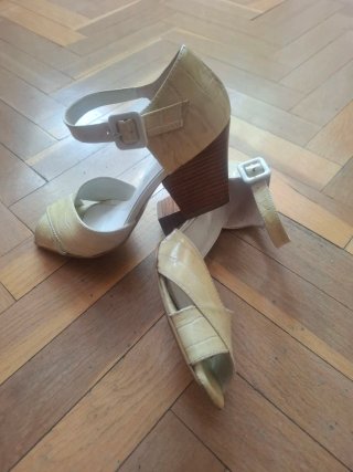 Sandalias Peep Toe Beige
