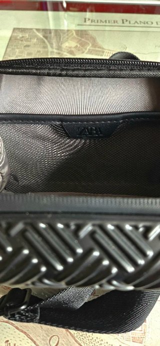 Bolso bandolera Zara negro