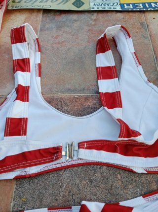 Bikini juvenil rayas rojas y blancas