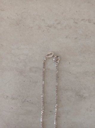 Collana in argento 925 con ciondolo.