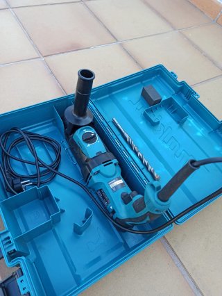 Martillo Makita HR2630