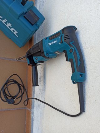 Martillo Makita HR2630
